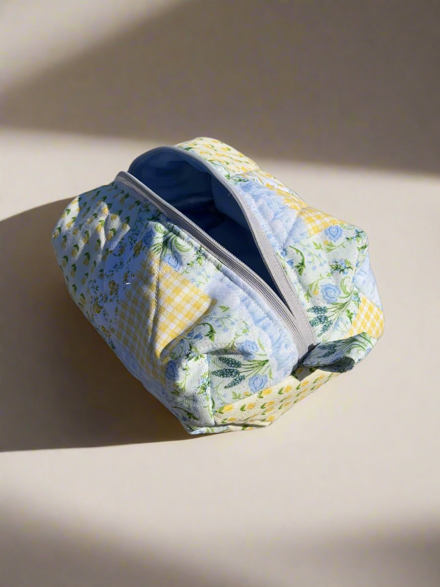 Quilt Floral Blue Pouch (L)